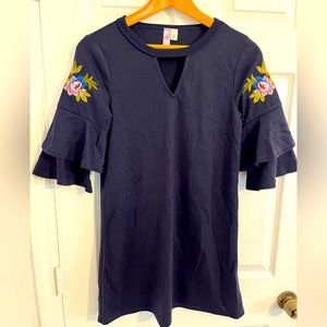 Alya navy blue shirt with embroidered sleeves XS